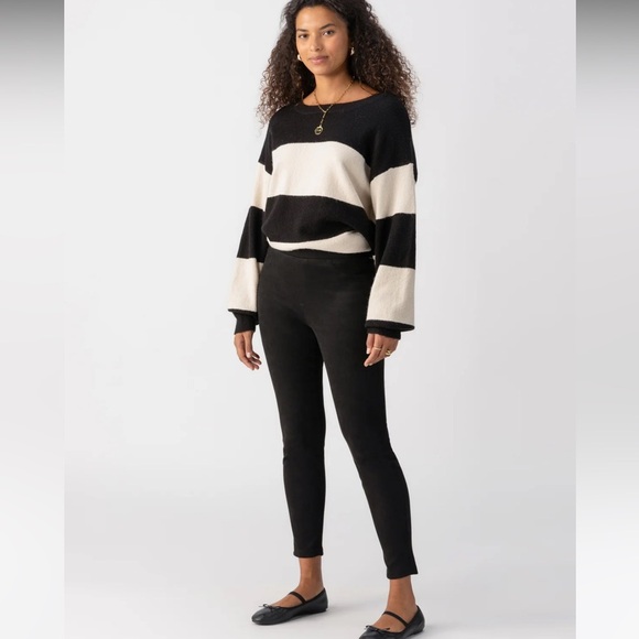 NWT Sanctuary /
FAUX SUEDE RUNWAY HIGH RISE LEGGING BLACK - Picture 1 of 16